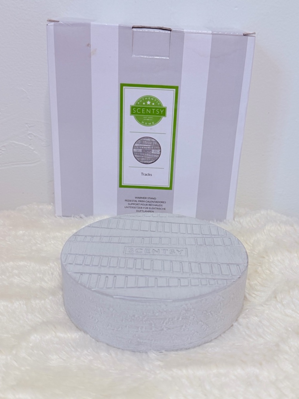 Scentsy Tracks Warmer Base Stand Pedestal Hides Cord Style NEW!